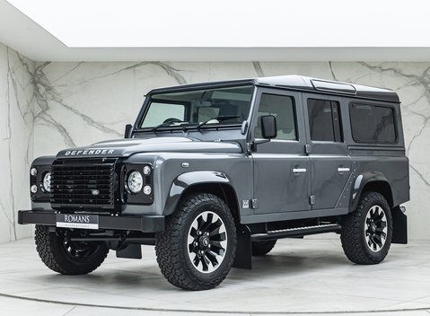 Land Rover Defender 110 Works V8 70th Edition 6