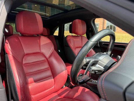 Porsche Macan 3.0 Macan S D Semi-Auto 4WD 5dr 2