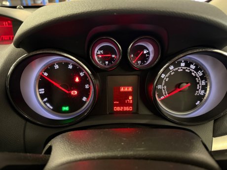 Vauxhall Mokka 1.7 CDTi SE 2WD Euro 5 (s/s) 5dr 27