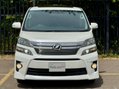 Toyota Vellfire G Edition V6 Sunroof 2