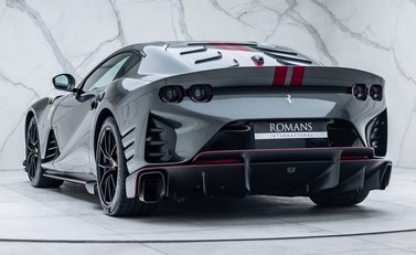 Ferrari 812 Competizione 7