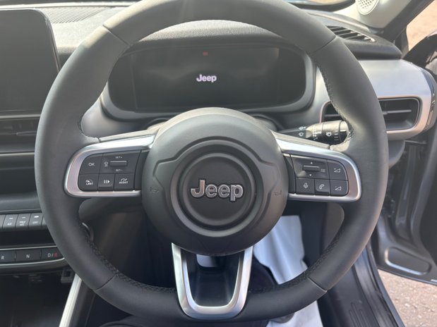 Jeep Avenger SUMMIT 16