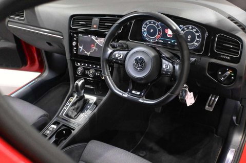 Volkswagen Golf R TSI 4MOTION DSG 5