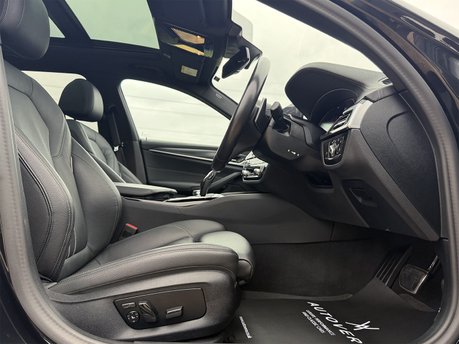 BMW 5 Series 520D M SPORT TOURING MHEV 43