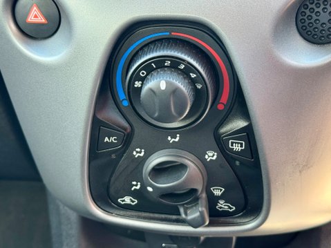 Toyota Aygo VVT-I X-PLAY TSS 12