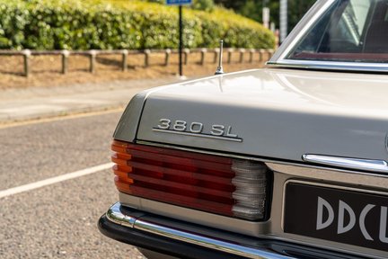 Mercedes-Benz SL Series 380 SL 13