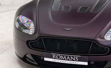 Aston Martin Vantage S V12 21