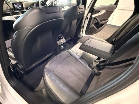Audi A4 2.0 A4 S Line 35 TFSI Semi-Auto 5dr 32