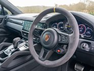 Porsche Cayenne 4.0T V8 TURBO GT 13