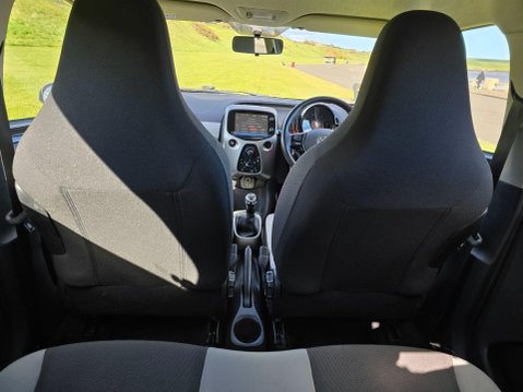 Toyota Aygo 1.0 VVT-i x-play Euro 6 5dr 19
