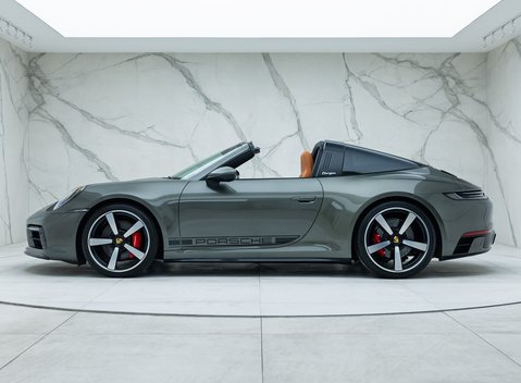 Porsche 911 Targa 4S (992) 6