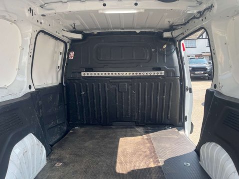 Vauxhall Combo 1.6 Combo 2300 Edition S/S 32