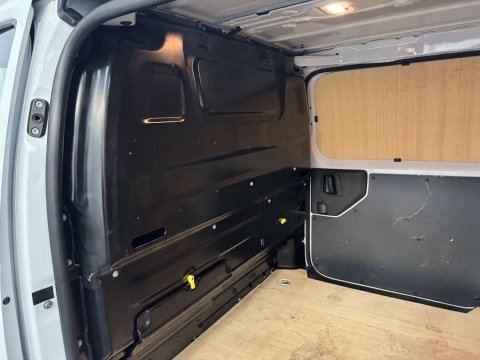 Vauxhall Vivaro 1.5 Vivaro F2700 Sportive S/S 30