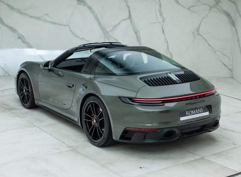 Porsche 911 Targa 4 GTS (992) 11