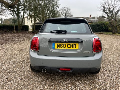 Mini Hatch 1.5 Cooper Classic Steptronic Euro 6 (s/s) 5dr 8