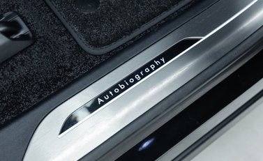 Land Rover Range Rover P460e Autobiography LWB 25