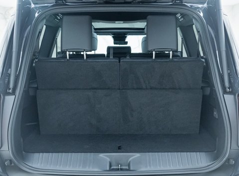 Toyota Land Cruiser Invincible 52