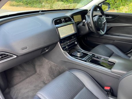 Jaguar XE 2.0i Portfolio Auto AWD Euro 6 (s/s) 4dr 66