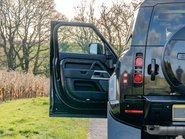 Land Rover Defender P400e XS Edition PHEV 7