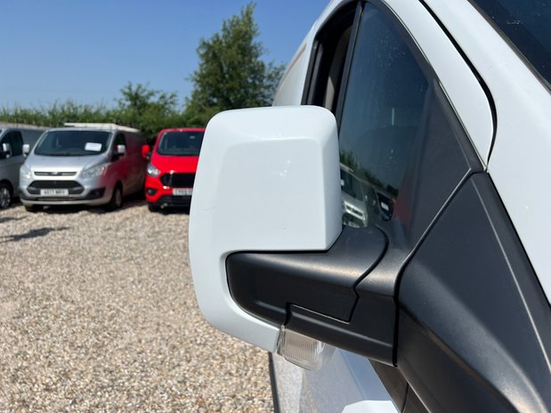Ford Transit Custom SWB L1H1 Low Roof Trend 300 Air Con Sensors EURO 6 NO VAT 18