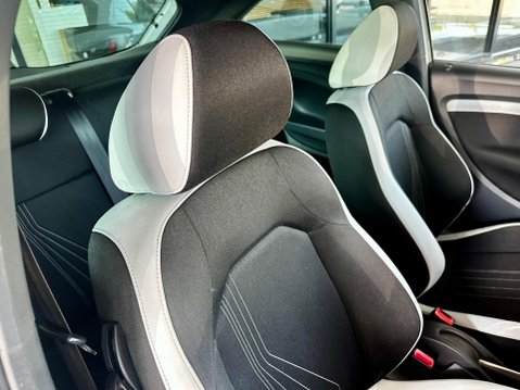 SEAT Ibiza 1.4 TSI Cupra Sport Coupe DSG Euro 5 3dr 27