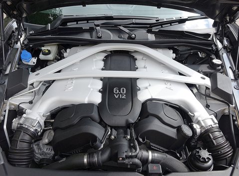 Aston Martin Vanquish 15