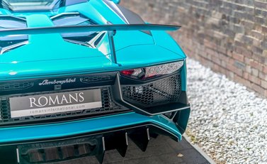 Lamborghini Aventador SV LP750-4 Roadster 23