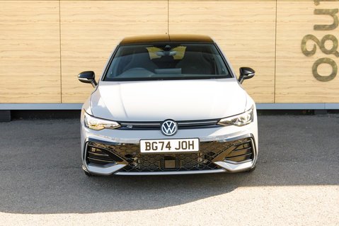 Volkswagen Golf BLACK EDITION TSI 5