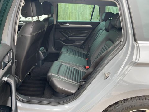 Volkswagen Passat 2.0 TDI EVO SEL Euro 6 (s/s) 5dr 13