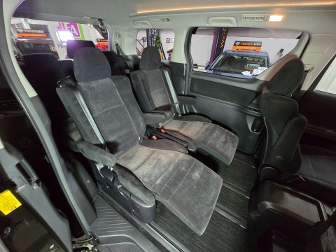 Toyota Vellfire 21