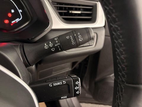 Renault Captur 1.6 E-TECH techno Auto Euro 6 (s/s) 5dr 26