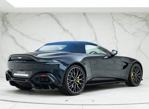 Aston Martin V8 Vantage Roadster 9