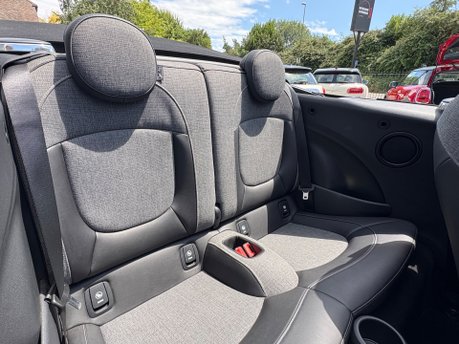 Mini Convertible Cooper 1.5 Petrol Manual Chili + PARKING ASSISTANT + VISIBILITY PACK 5