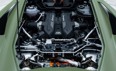 Lamborghini Revuelto 46