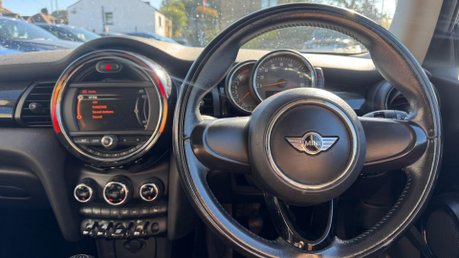 Mini Hatch COOPER 11
