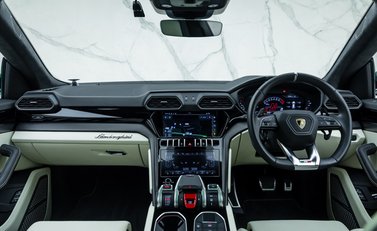 Lamborghini Urus S 21