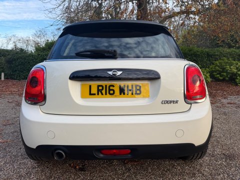 Mini Hatch 1.5 Cooper Auto Euro 6 (s/s) 3dr 7