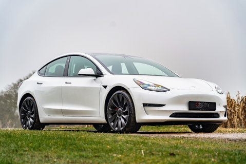 Tesla Model 3 PERFORMANCE 2