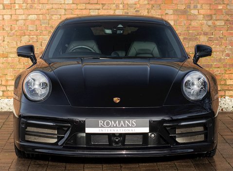 Porsche 911 Carrera 4S (992) 4