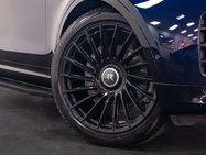 Land Rover Discovery 3.0 Discovery R-Dynamic SE D MHEV Auto 4WD 5dr 2