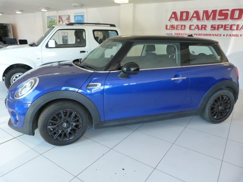 Mini Hatch COOPER 1