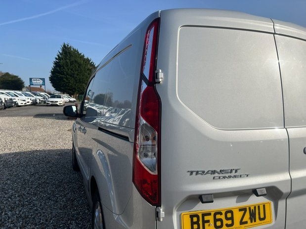 Ford Transit Connect SWB L1H1 200 Limited Air Con Sensors EURO 6 NO VAT 18