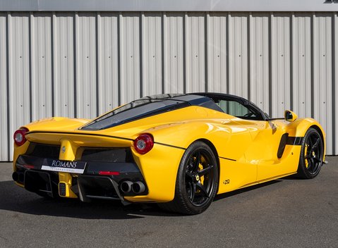 Ferrari LaFerrari Aperta 9
