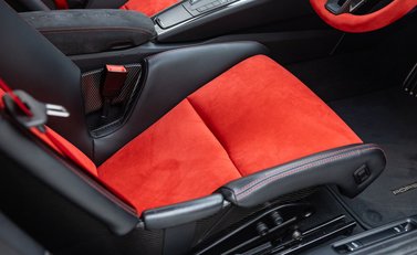 Porsche 911 (991) GT2 RS Weissach 14