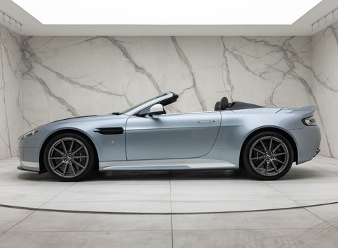 Aston Martin V12 Vantage S ROADSTER 7