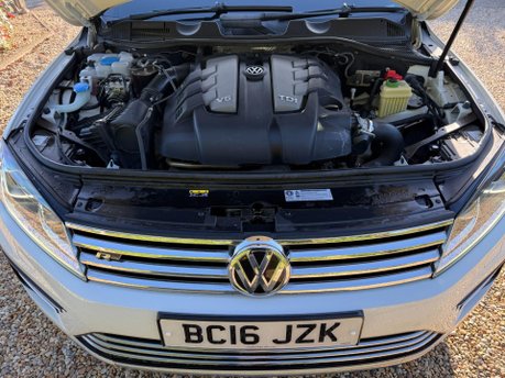 Volkswagen Touareg 3.0 TDI V6 BlueMotion Tech R-Line Tiptronic 4WD Euro 6 (s/s) 5dr 16