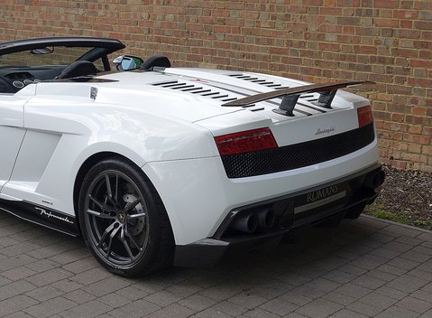 Lamborghini Gallardo LP 570-4 Performante Spyder 12