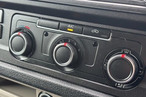 Volkswagen Transporter T32 204 ps Tdi Highline 4Motion DSG Panel Van - Factory Diff Lock 18