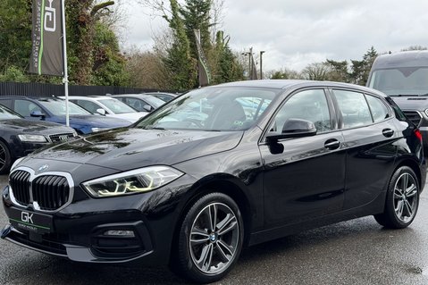 BMW 1 Series 118I SPORT - 1 OWNER -REVERSE CAMERA - PARK ASSISTANT - COMFORT PACKAGE 12