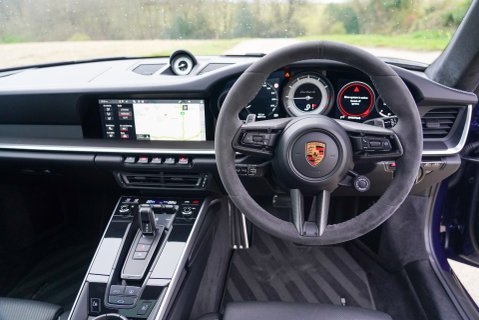 Porsche 911 TURBO S PDK 11